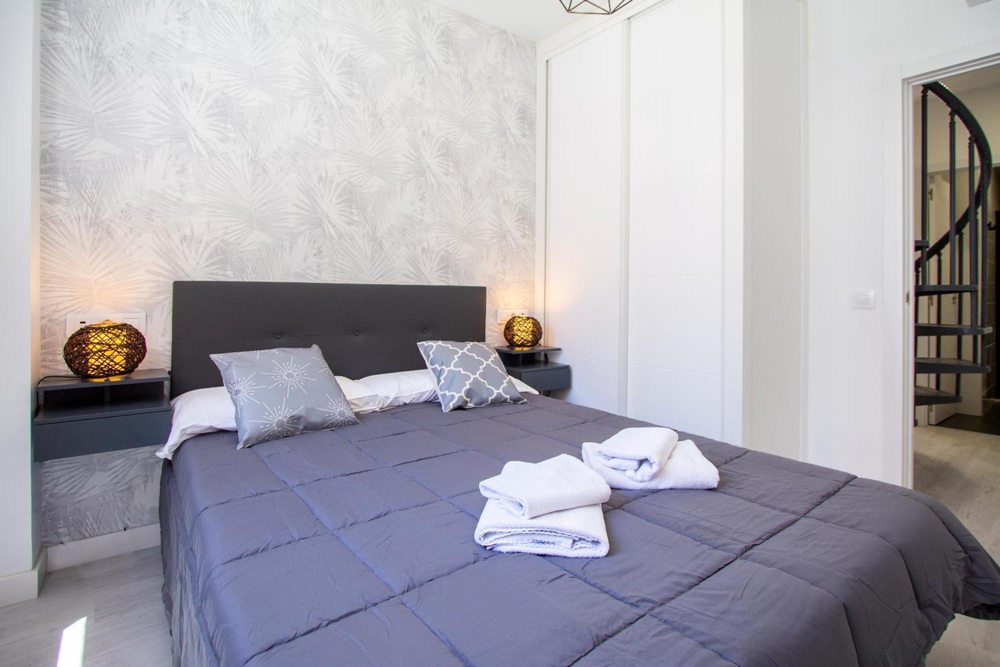 Apartamentos Cuatro Caminos Madrid Exterior photo